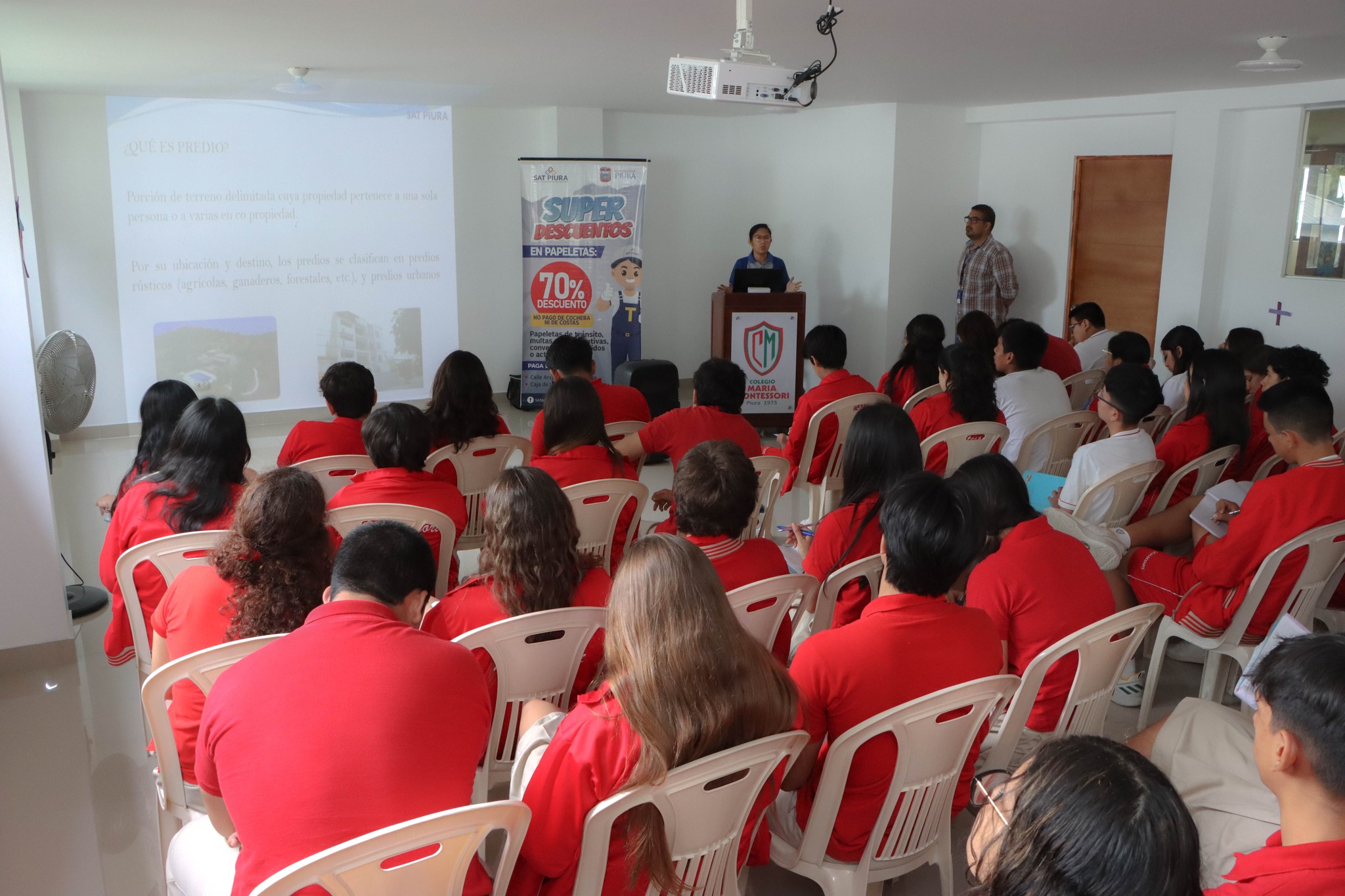 Impartimos una interesante charla a los estudiantes del Colegio Colegio María Montessori, en Piura.